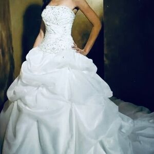 Allure Bridal Wedding Dress
